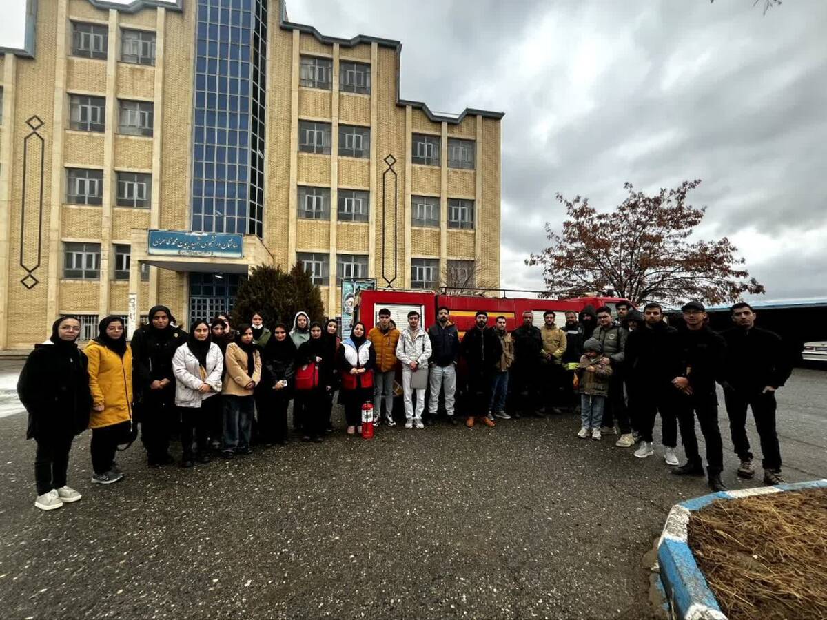 مانور و آموزش اطفاء حریق در دانشگاه آزاد تویسرکان