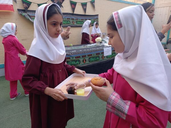 برپایی موکب عزاداری ایام فاطمیه در دبستان مریم بندرعباس