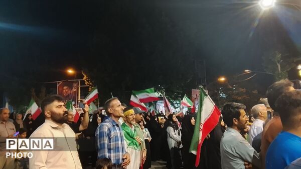 حضور مردم شریف کوهدشت در یکصدمین شب از شب های مقاومت ‌