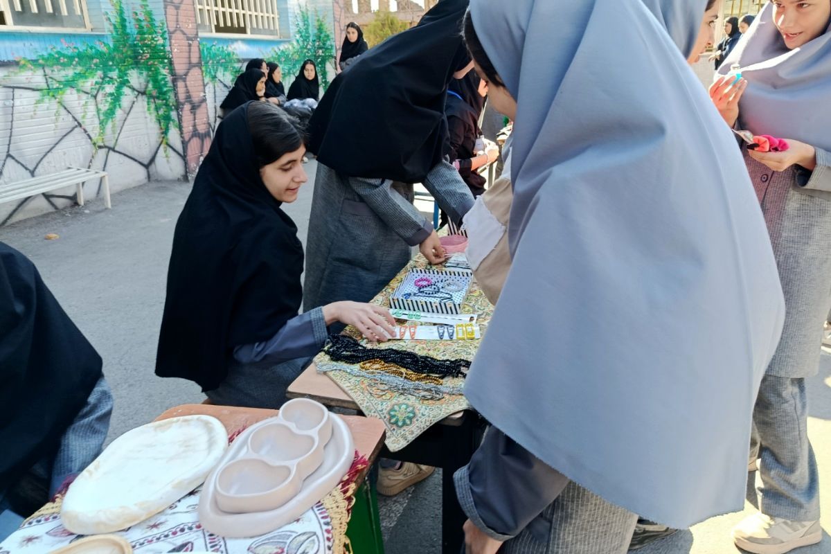 رنگِ خلاقیت در مدرسه رستمرودی پیچید