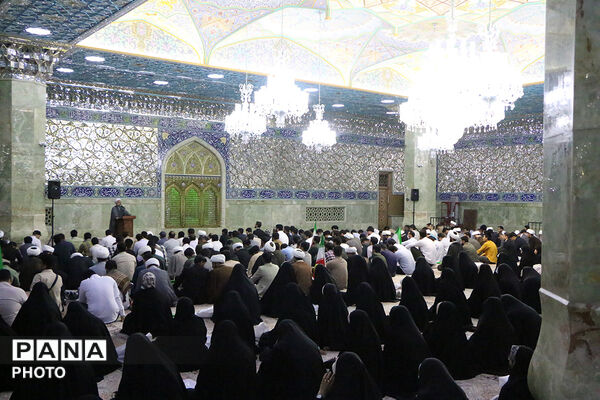 جشن ازدواج طلبگی ۲۰۰ زوج در حرم حضرت معصومه(س)
