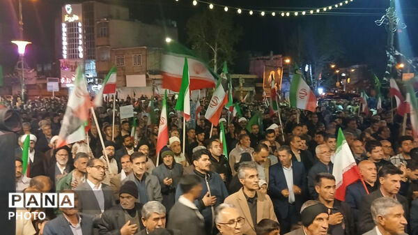 حضور گسترده مردم شهرستان کوهدشت در میدان و مسجد در چهل و چهارمین اجتماع شبانه 