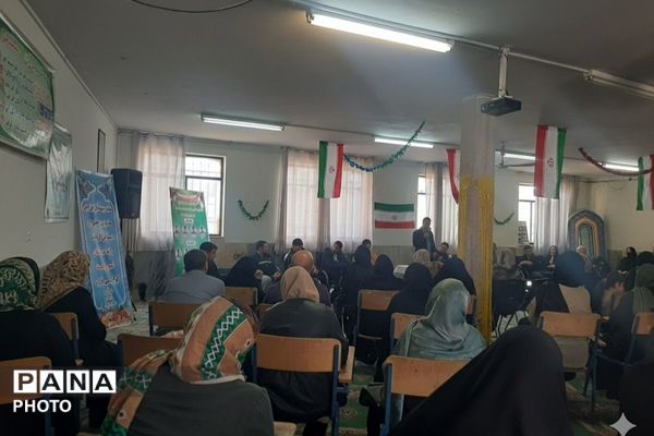  همایش‌های هدایت تحصیلی با محوریت معرفی هنرستان‌های فنی و کاردانش در ناحیه یک شهرری