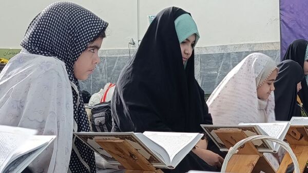  مراسم باشکوه اعتکاف دانش‌آموزی در مسجد قمربنی‌هاشم  محمدشهر کرج