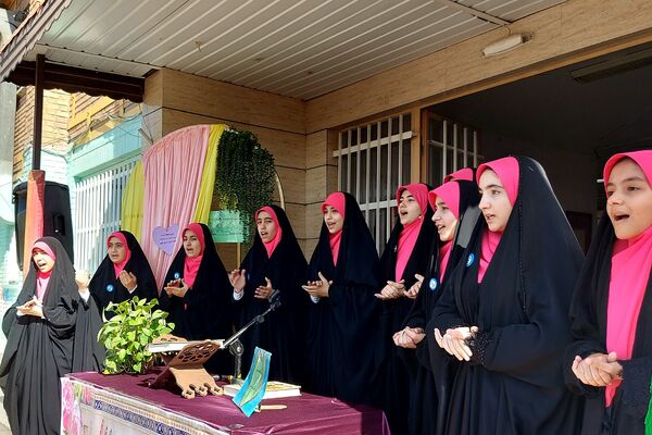 جشن عاطفه‌ها،  تجلی مهربانی دانش‌آموزان کهریزک 