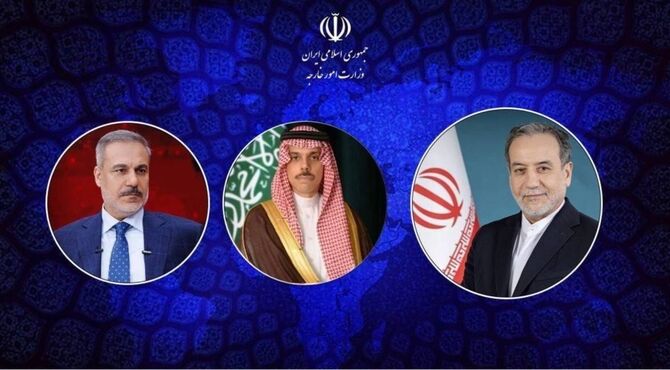 رایزنی تلفنی عراقچی با وزرای خارجه عربستان و ترکیه درباره‌ تنگه هرمز