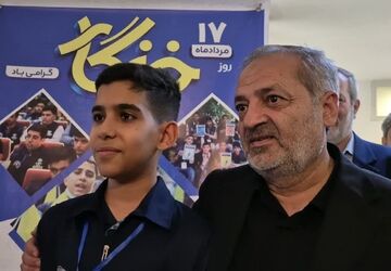 دیدار وزیر آموزش و پرورش با دانش‌آموز خبرنگاران پانا به مناسبت بازگشایی مدارس
