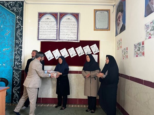تجلیل از برگزیدگان مسابقات قرآنی 