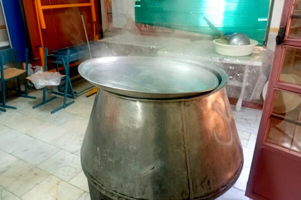 برپایی ایستگاه صلواتی و شهادت حضرت زهرا در مدرسه شهید زهره‌وند قرچک 