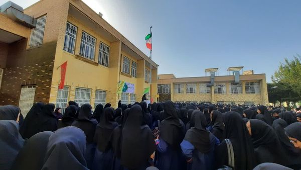 طنین زنگ مهر، ایثار و مقاومت در دبیرستان شاهد طالقانی