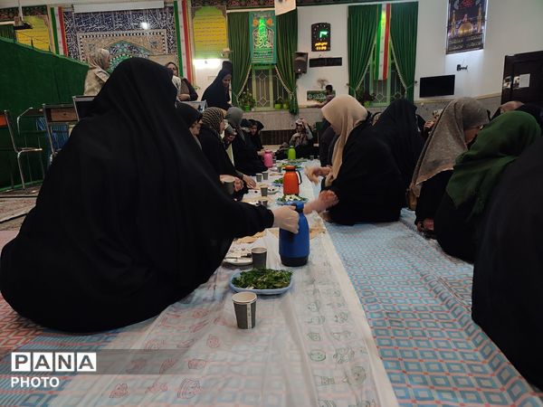قرائت قرآن، نماز جماعت و افطار در مسجد خاتم پیامبران 
