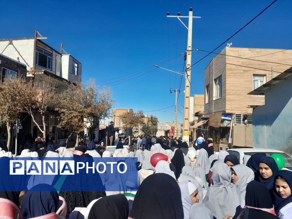 حضور پرشور و حماسه‌آفرین دانش‌آموزان نسر در راهپیمایی یوم‌الله ۱۳ آبان
