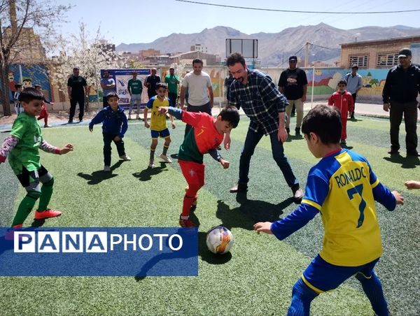 اجرای طرح شهید خرازی ( آزادسازی فضای ورزشی) در دبستان پیامبراعظم ( ص) شهرستان فیروزکوه 