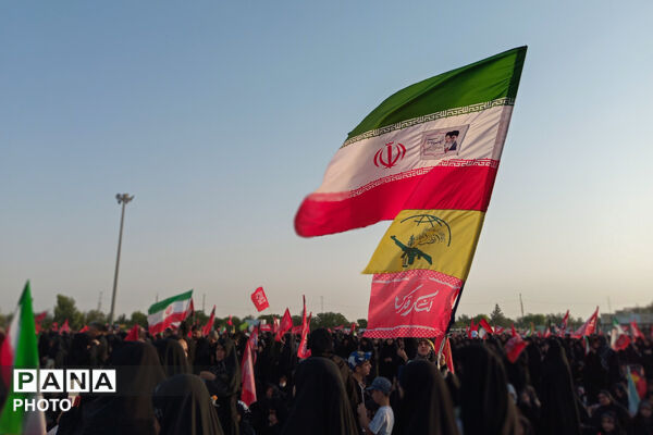 صحنه‌هایی از تشییع رهبر شهید در قم
