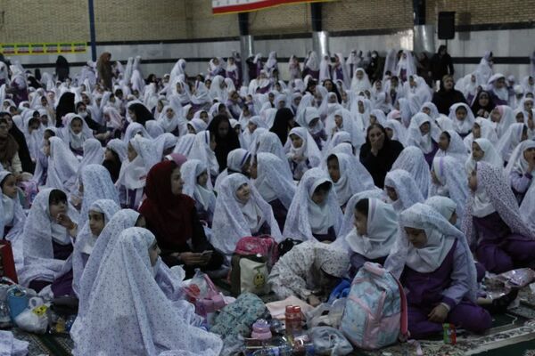 جشن تکلیف دانش‌آموزن دختر در گچساران