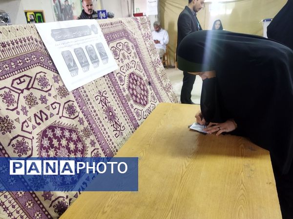 انتخابات چهاردهمین دوره ریاست‌جمهوری در مسجد جامع شهر