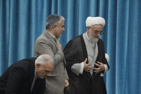 رونمایی کتاب «صبحی که در راه است» 