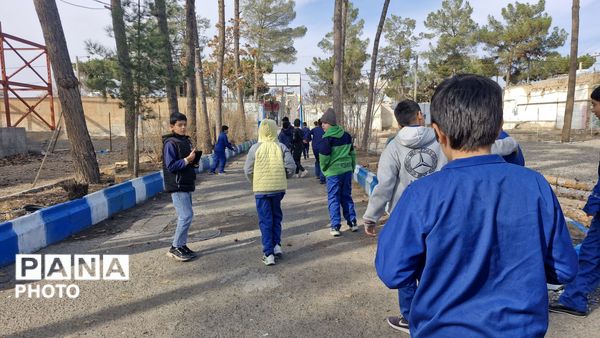 سومین جلسه درس کار و فناوری دبستان امیر آقایی در کانون لقمان کاشمر 