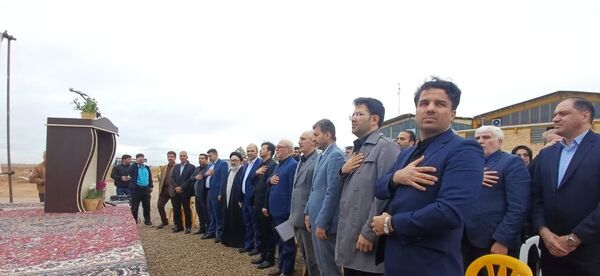 آیین کلنگ زنی صنایع پوشاک کیف و کفش در شهرک صنعتی کمشچه