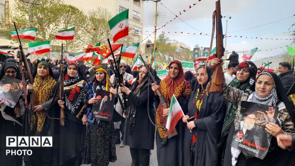 اجتماع بانوان خرم‌آبادی برای تکریم خانواده‌های شهدا و ایثارگران