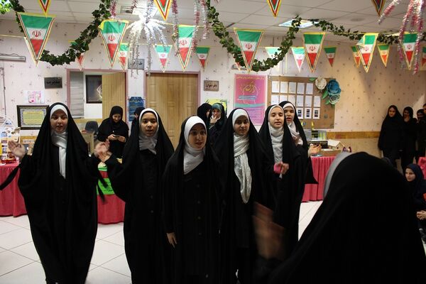 برگزاری جشن مبعث پیامبر اکرم (ص) در مدرسه هیات امنایی حضرت معصومه (س) ناحیه 4 کرج