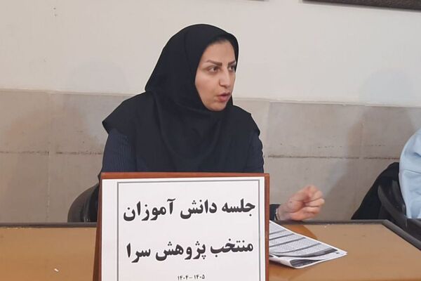 جلسه مدیر با دانش آموزان منتخب پژوهشسرا در دبیرستان شهدای هسته ای قرچک