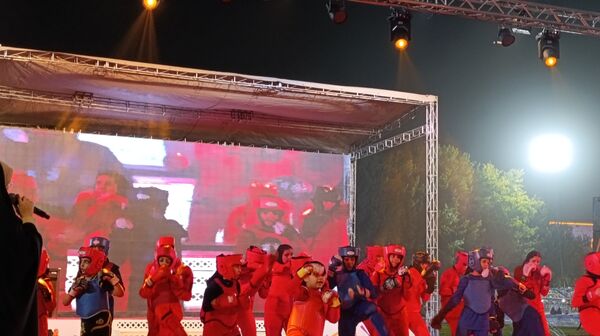 مانور ورزشی دانش آموزان در شب افتتاحیه جشنواره خانواده ورزش 