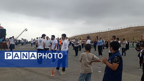 جلوه‌هایی از ورزش صبحگاهی همگانی در آشخانه 
