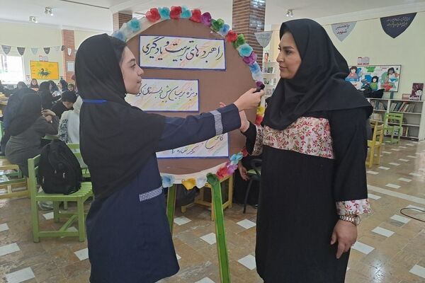 رویکرد نوین کانون پرورش فکری در آموزش هنر؛ تربیت کودکان خلاق با تکیه بر استقلال و ابزارهای ساده است