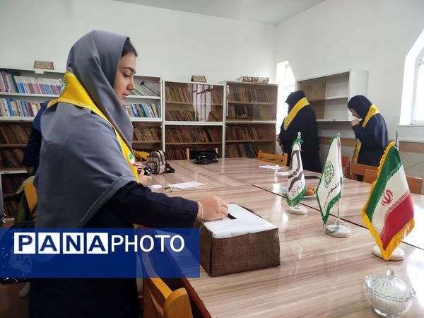 انتخابات شورای دانش‌آموزی در شهرستان فاروج 