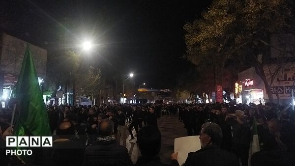 نیشابوری ها قرآن ها را به سر گرفتند-۱ 