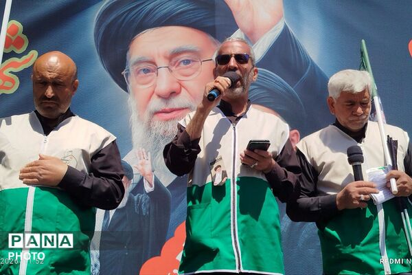 حضور اقشار مختلف مردم تهران در اربعین رهبر شهید انقلاب اسلامی 