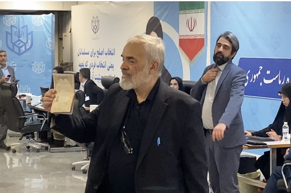 محمدحسن قدیری ابیانه در انتخابات ریاست جمهوری ثبت‌نام کرد + فیلم