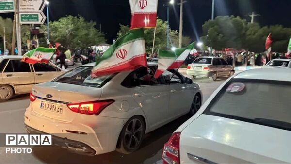 حضور حماسی مردم مهریز پای کار انقلاب اسلامی
