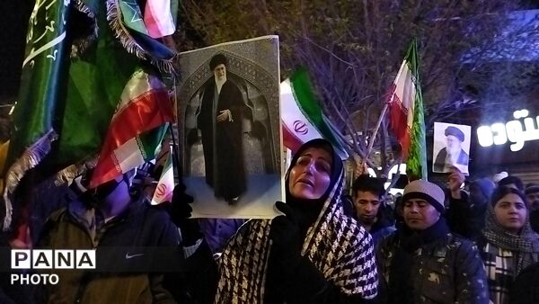 شهید هوا و فضا مهمان اجتماع مردم نیشابور شد 