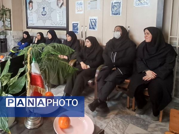 جلسه شورای دبیران مدرسه انیس خوش قدم ناحیه دو 