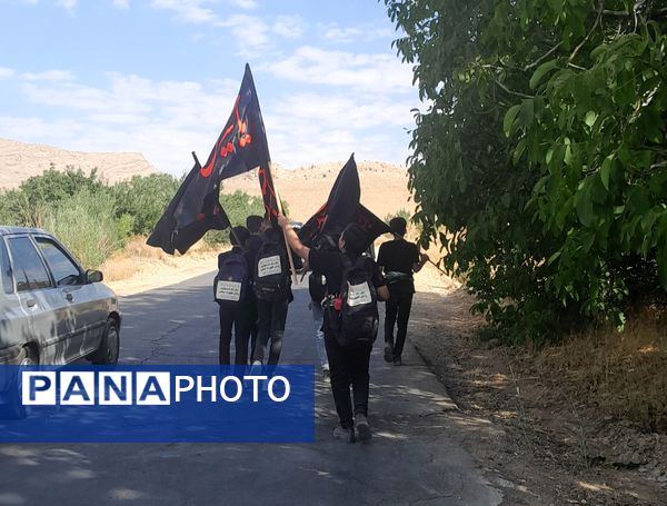 خروش مردم در پیاده‌روی جاماندگان اربعین سمیرم