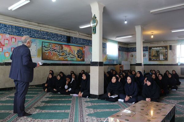 اختتامیه هفته پدافند غیرعامل در هنرستان دخترانه شیخ محمد بلیغ و معرفت فیروزکوه 