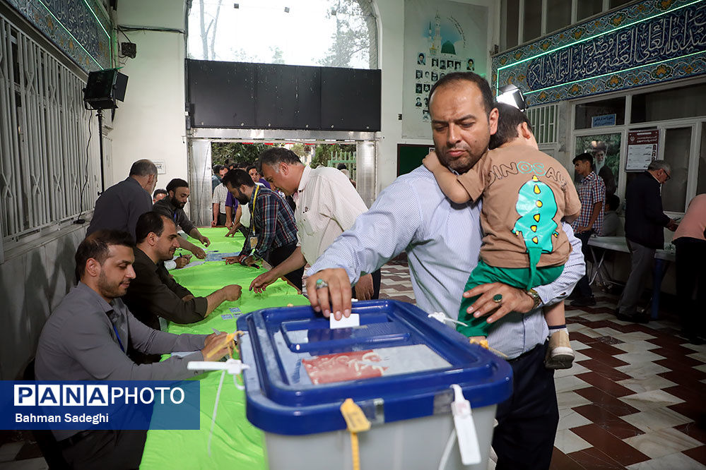 انتخابات ریاست‌جمهوری تا ساعت ۲۴ تمدید شد