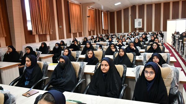 کارگاه هوش مصنوعی ویژه دانش‌آموزان دختر مقطع متوسطه اول شهرستان مه‌ولات