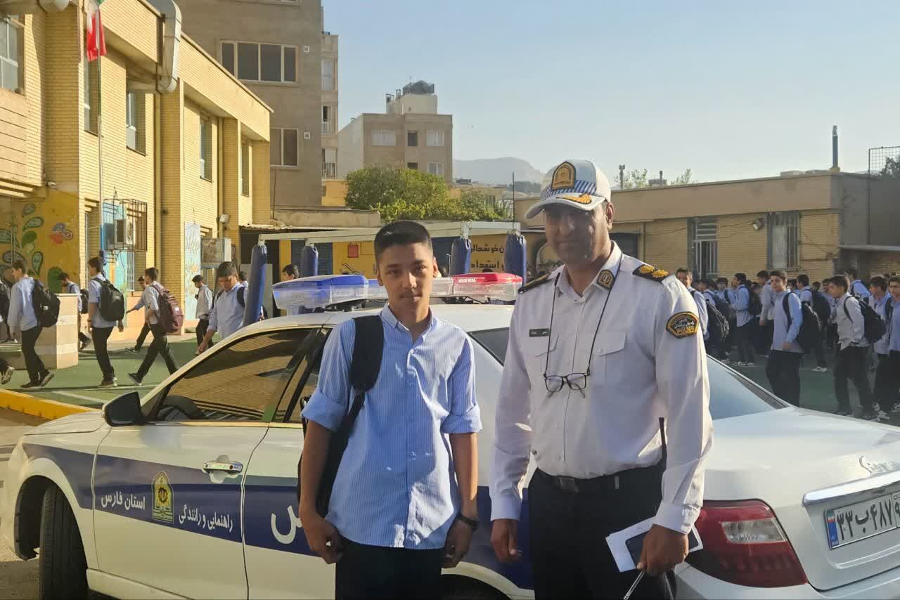 آیین تجلیل از حافظان امنیت در دبیرستان هاشمی‌رفسنجانی