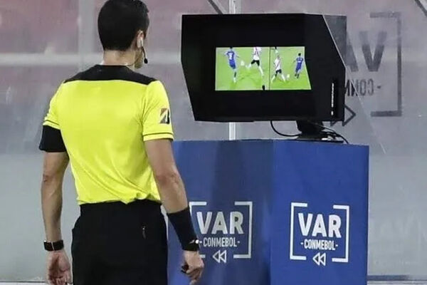 تغییر داور VAR دیدار گل گهر سیرجان و استقلال خوزستان