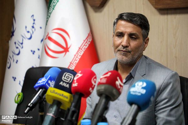 تجلیل از استان‌های پیشتاز در آموزش مهارت‌های رقومی دانش آموزان