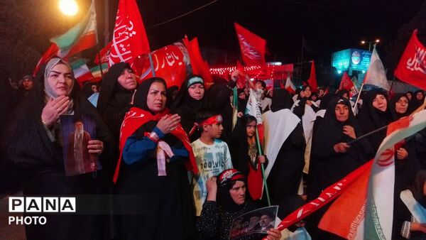 صد و پنجاه و سومین شب تجمعات «بیعت با رهبری» در نورآباد با تجدید میثاق و نماز استغاثه 