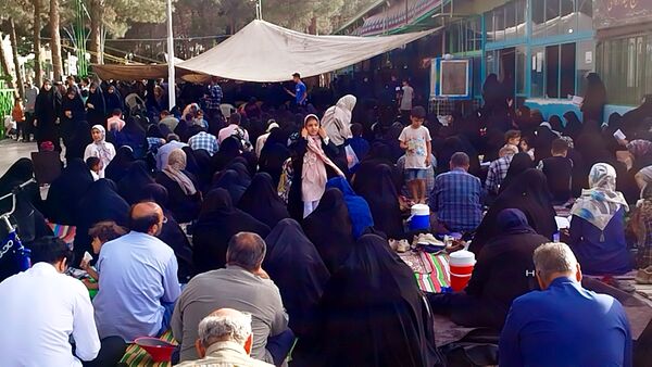 برپایی مراسم دعای عرفه در گلستان شهدای اصفهان