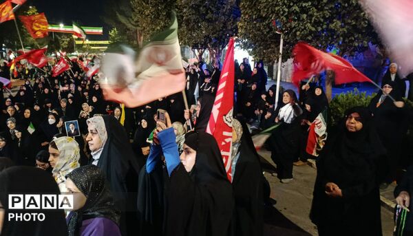 اجتماعات شبانه در حسینیه امام خمینی(ره) نیشابور به یاد رهبر شهید