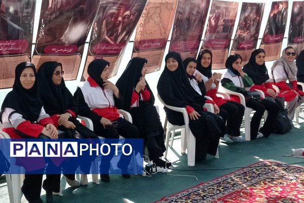 رژه اقتدار هلال‌احمری‌ها در شهرستان پیشوا به مناسبت هفته دفاع مقدس