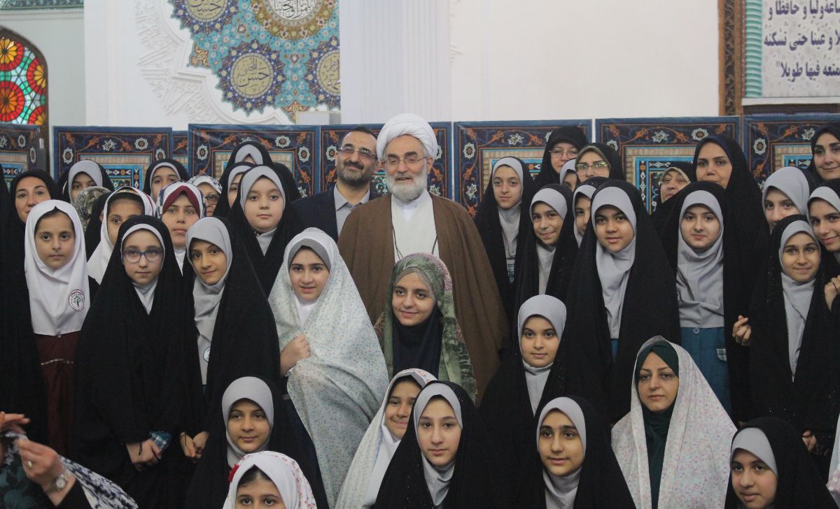 تجمع معنوی مادران و دختران در مصلی رشت