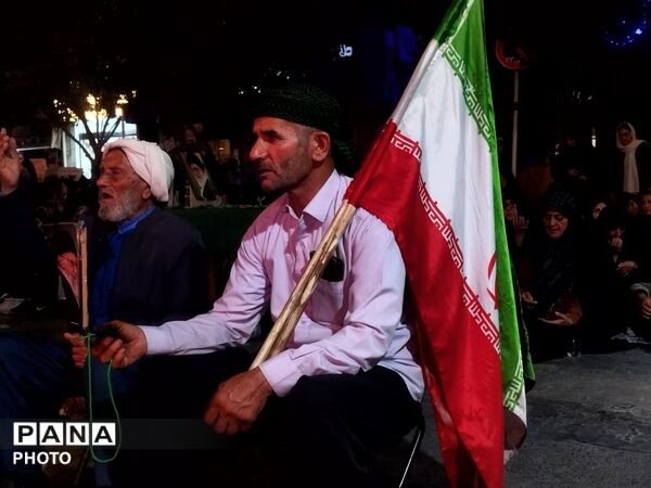 تجمعات شبانه مردم نیشابور در حسینیه امام خمینی(ره) ادامه دارد