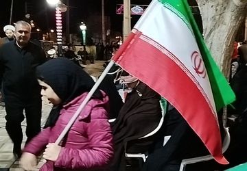 هم‌نوایی مردم هوراند با سرود جمهوری اسلامی در شب ۱۲‌ فروردین
